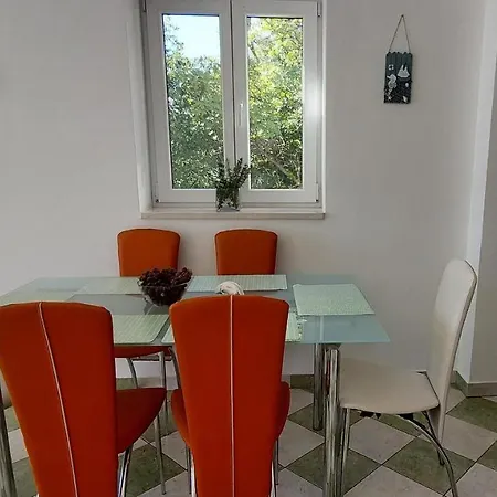 6828a Lägenhet *